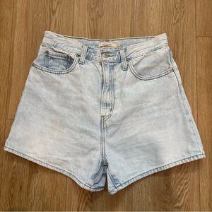 Levi's Women's High Loose Short in Light Blue